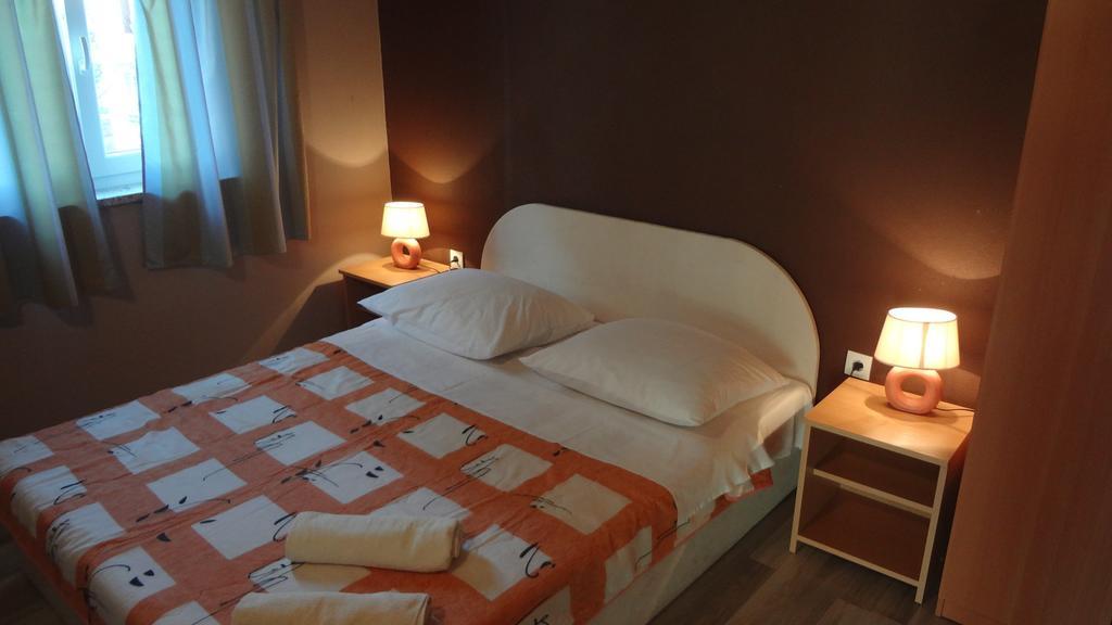Apartments Laura I Angelina Tribalj Pokój zdjęcie